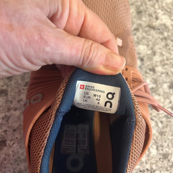 On Cloud Womens Sneakers - Size 10 - Picture 2 of 5